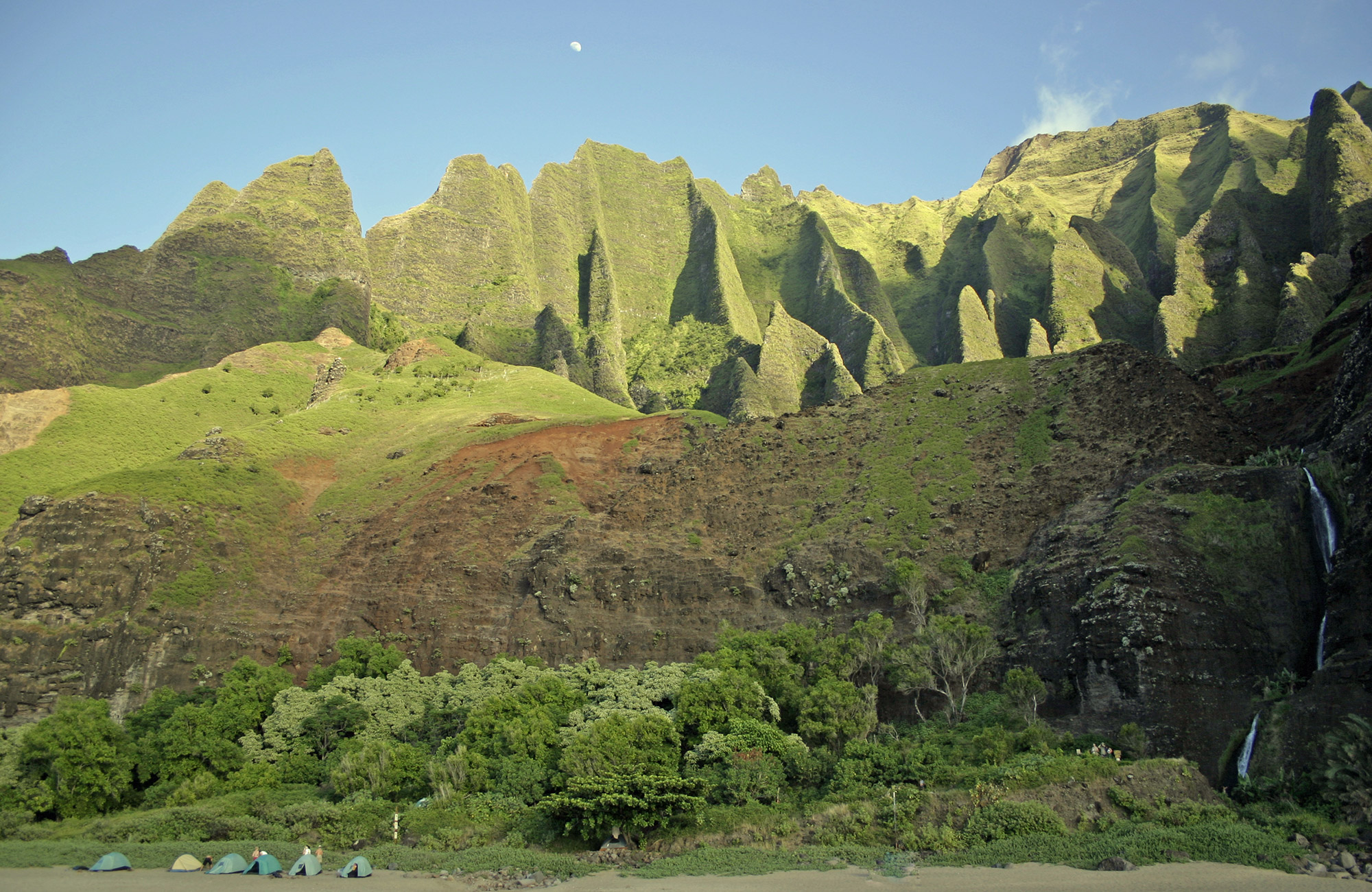 trekking in hawaii